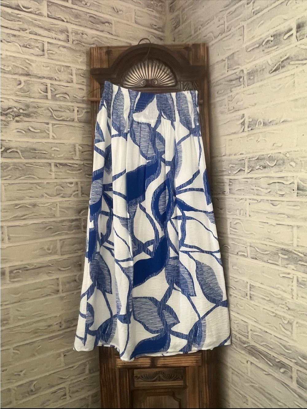 Nine West Blue and White Leaf-Print Maxi Skirt